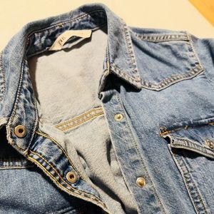 Zara Denim Shirt size Small